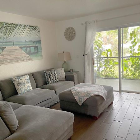 Beautiful Bright & Sparkling 2Bed 1Bath Beach Retreat - Unit 212 Cocoa Beach Exteriör bild