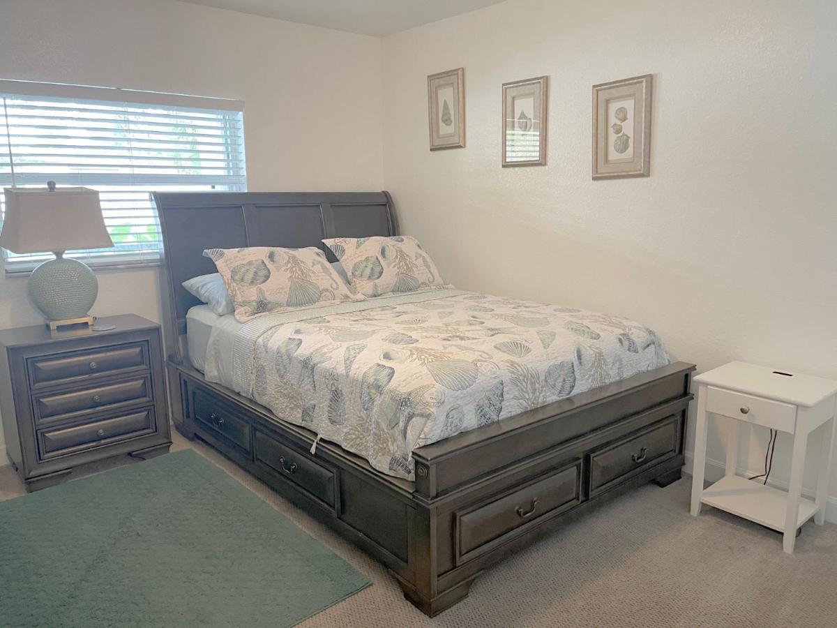 Beautiful Bright & Sparkling 2Bed 1Bath Beach Retreat - Unit 212 Cocoa Beach Exteriör bild