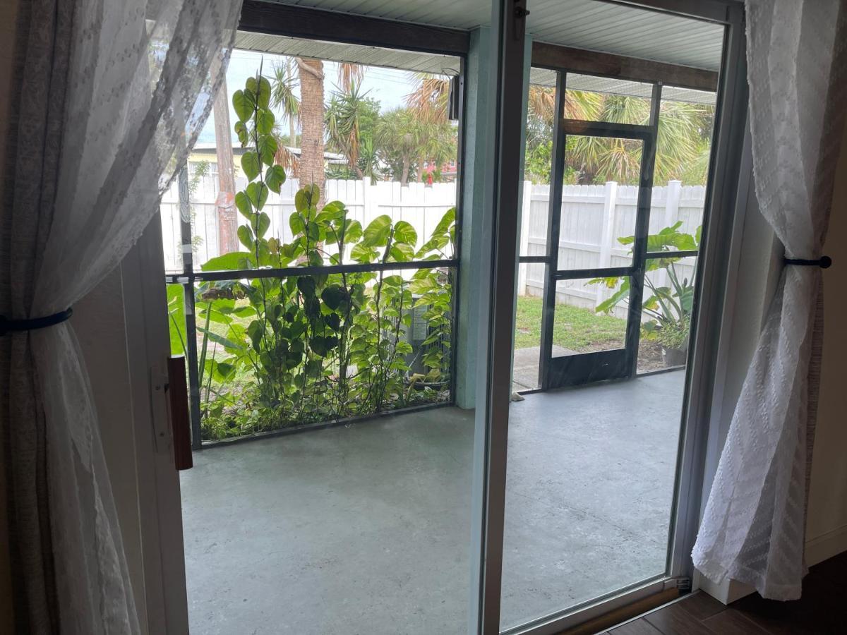 Beautiful Bright & Sparkling 2Bed 1Bath Beach Retreat - Unit 212 Cocoa Beach Exteriör bild